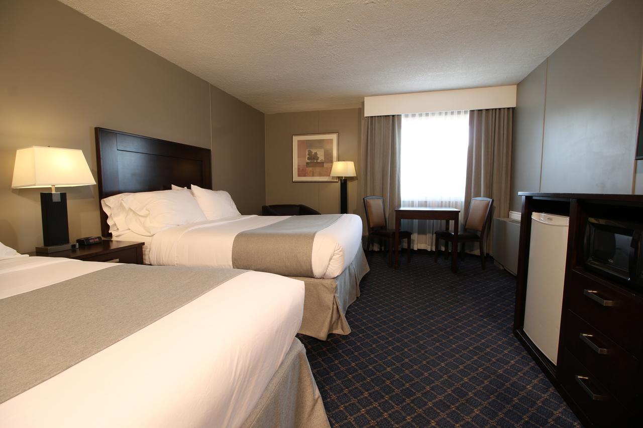 Hotel Clarion Pointe Medicine Hat Exterior foto